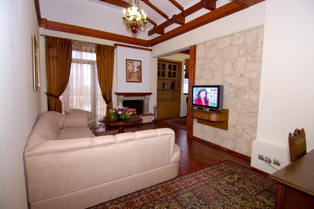 Hotel Aiges Melathron เวเรีย ภายนอก รูปภาพ